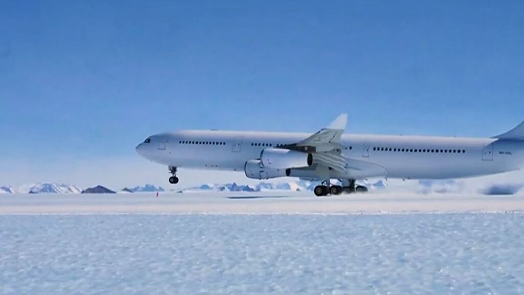 Aterriza en la Antártida por primera vez en la historia un avión comercial de gran capacidad Aterriza en la Antártida por primera vez en la historia un avión comercial de gran capacidad