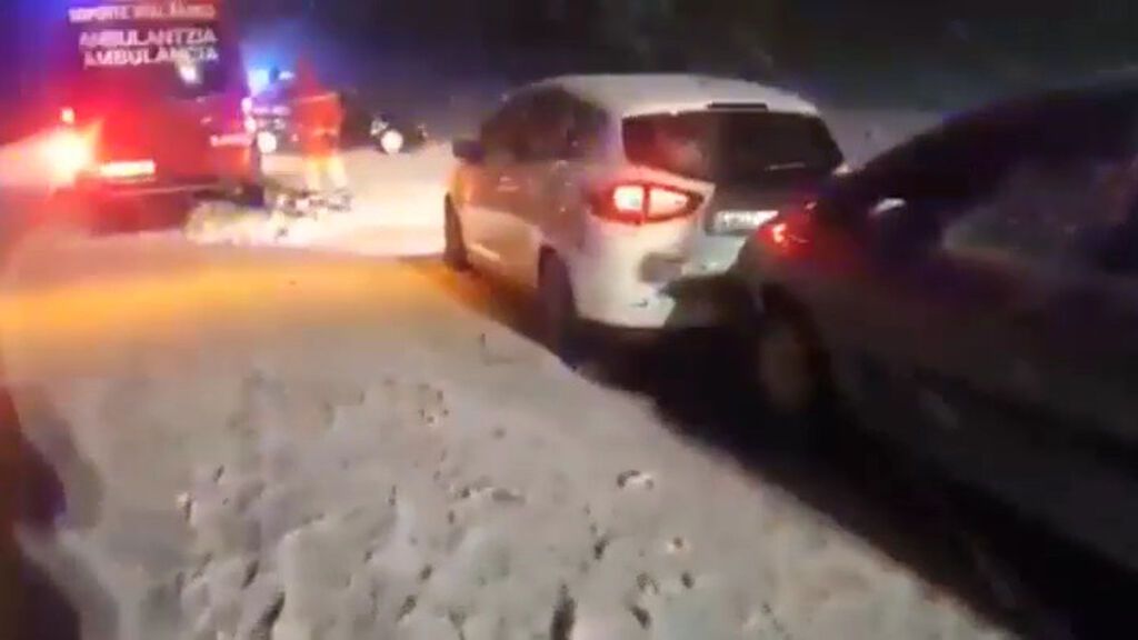 La nieve provoca un accidente entre siete vehículos en la N-121 en Navarra
