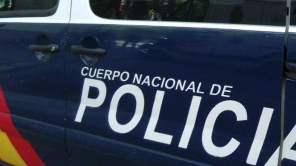 Rescatan ileso a un bebé en el interior de un coche que había sido robado en Blanes, Girona Rescatan ileso a un bebé en el interior de un coche que había sido robado en Blanes, Girona