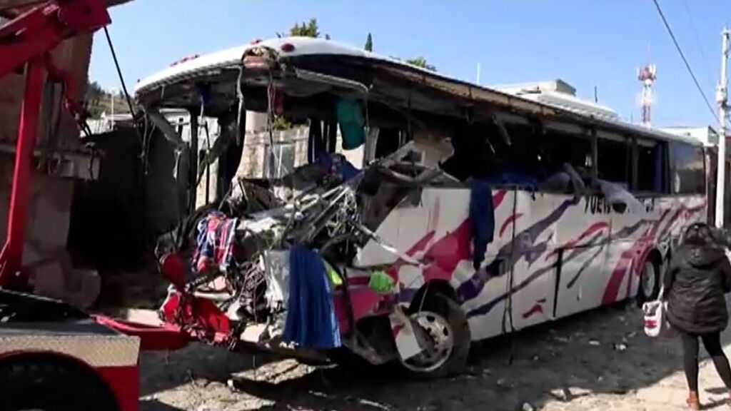 Al menos 21 muertos en un trágico accidente de autobús en México