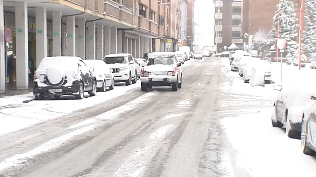 España, en riesgo por la borrasca Arwen: el ministerio de Transportes prepara sus quitanieves para las nevadas