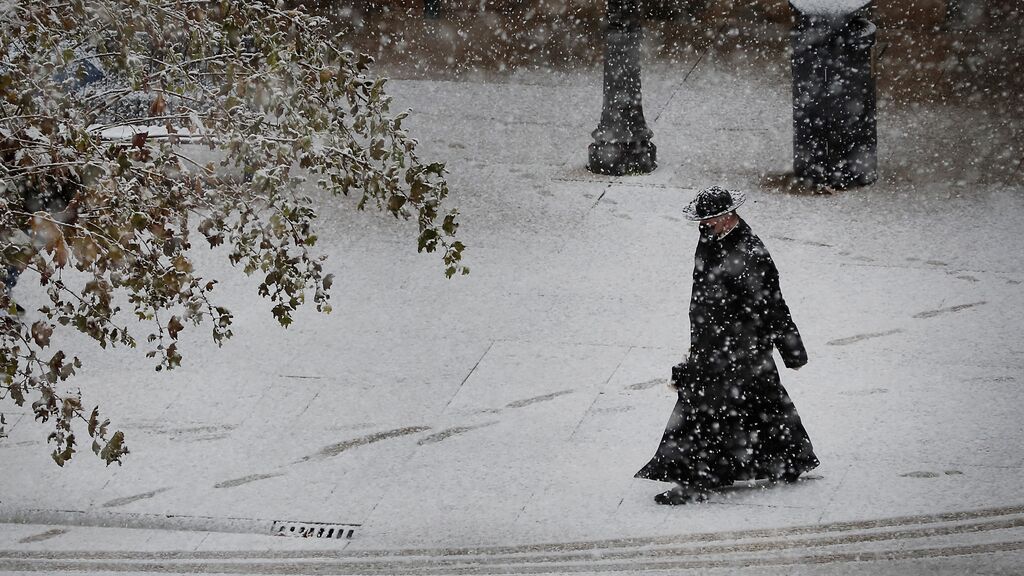 El temporal de nieve ha llegado de lleno este fin de semana a Pamplona