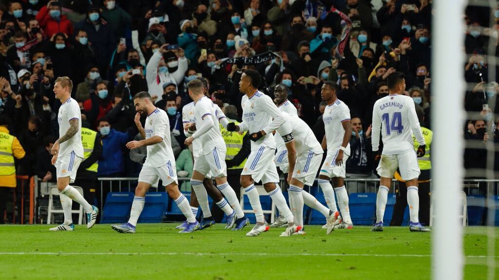 Viniciuis aparece para darle la victoria al Madrid ante el Sevilla (2-1)