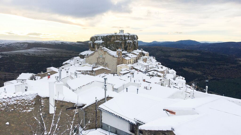 Las comarcas del norte de Castellón han acumulado hasta 15cm de nieve