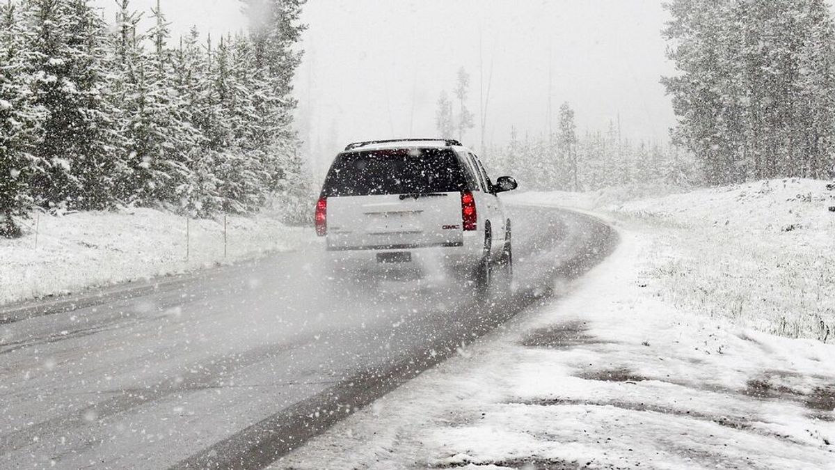 Los cuatro colores que advierten de la presencia de nieve en la vía, claves para la seguridad según la DGT