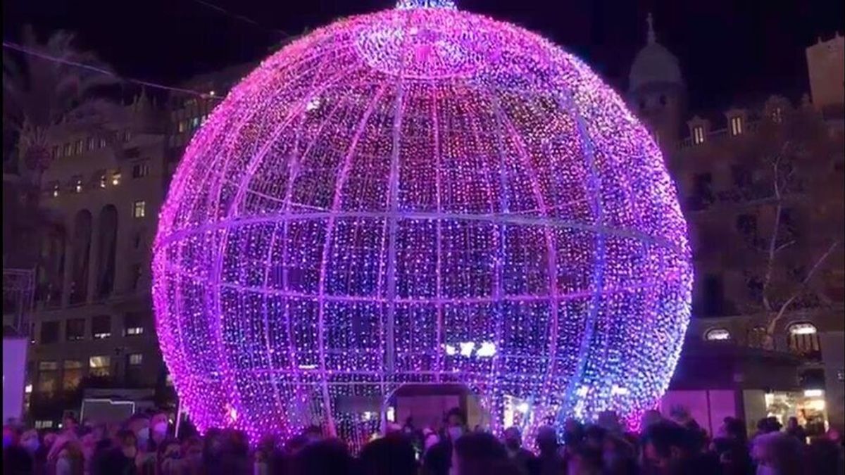 Valencia da la bienvenida a la Navidad con su encendido de luces Valencia da la bienvenida a la Navidad con su encendido de luces