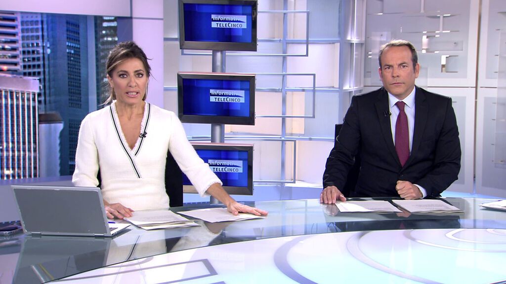 Ángeles Blanco y Roberto Fernández Informativos Telecinco 2021 Noche 28/11/2021 Ángeles Blanco y Roberto Fernández Informativos Telecinco 2021 Noche 28/11/2021