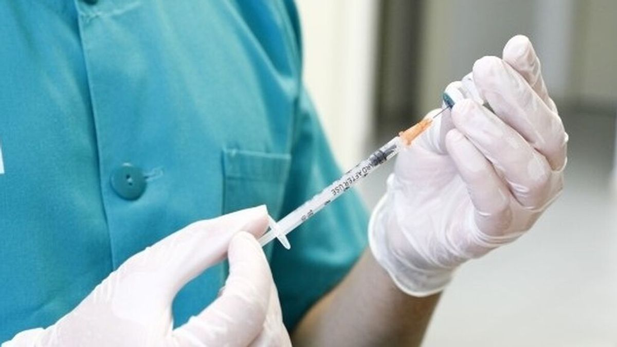 Investigadores españoles crean una solución intranasal que mejora la eficacia de las vacunas Investigadores españoles crean una solución intranasal que mejora la eficacia de las vacunas
