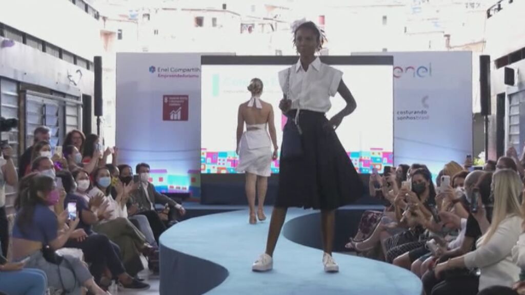 La favela de Sao Paulo organiza una pasarela de moda sostenible con ropa reciclada