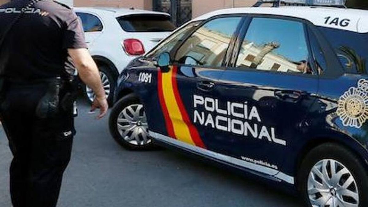 La Policía investiga el hallazgo de un cadáver en el interior de un camión en una gasolinera de Málaga