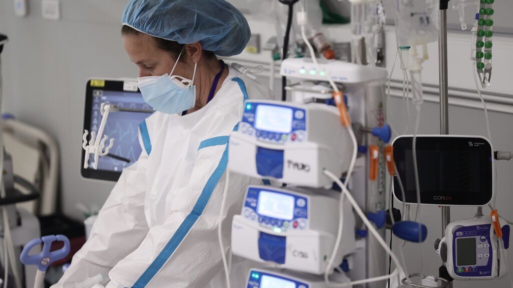 Los hospitalizados por covid continúan subiendo en España