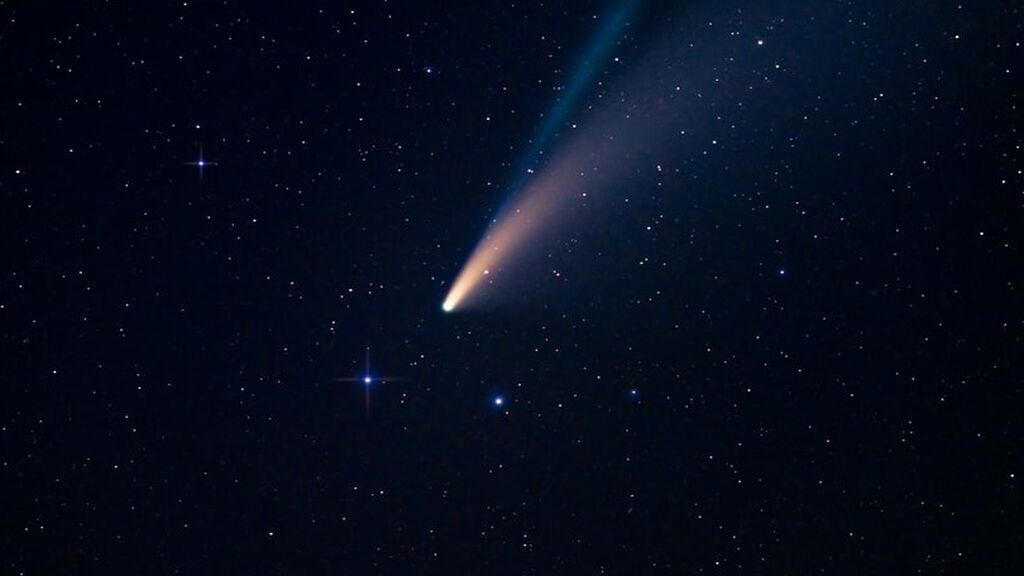 photo-1623284577359-a0130bb9a86d