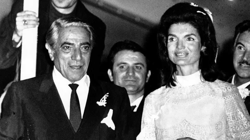 La boda de Jackie Kennedy y Aristóteles Onassis fue lo más controvertido de los años 70: un matrimonio por conveniencia que duró siete años