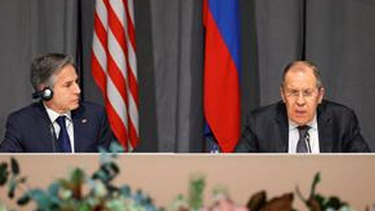 Tenso encuentro entre Blinken y Lavrov por la escalada militar en la frontera con Ucrania Tenso encuentro entre Blinken y Lavrov por la escalada militar en la frontera con Ucrania
