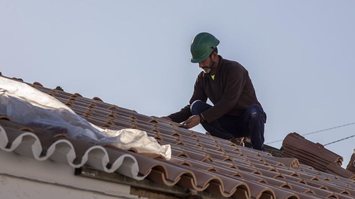 El paro baja en Andalucía en 9.162 personas en noviembre y sitúa el total en 800.248 El paro baja en Andalucía en 9.162 personas en noviembre y sitúa el total en 800.248