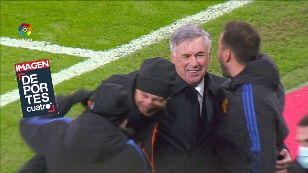 Ancelotti celebró con rabia la victoria ante el Athletic: abrazo con su staff y grito de euforia