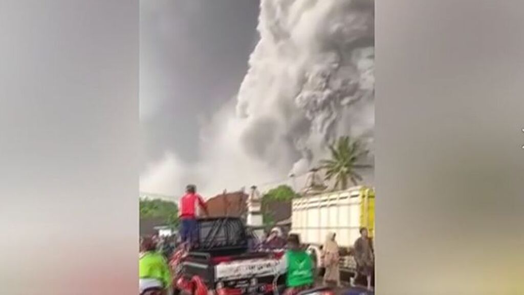 Primera víctima mortal del volcán de Semeru: la erupción deja un muerto y 41 heridos en Java Oriental
