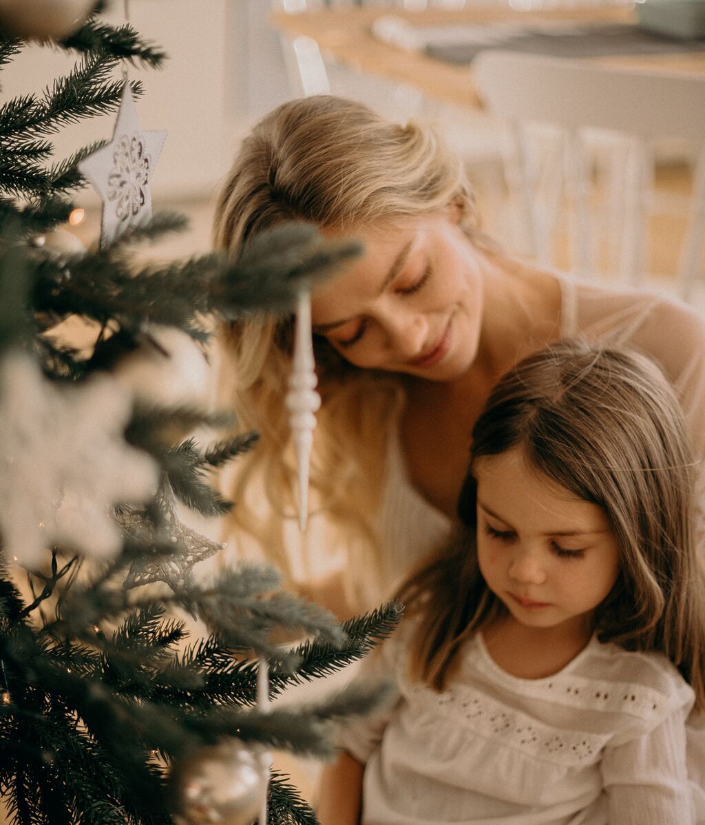 NIÑA.MADRE.ARBOL
