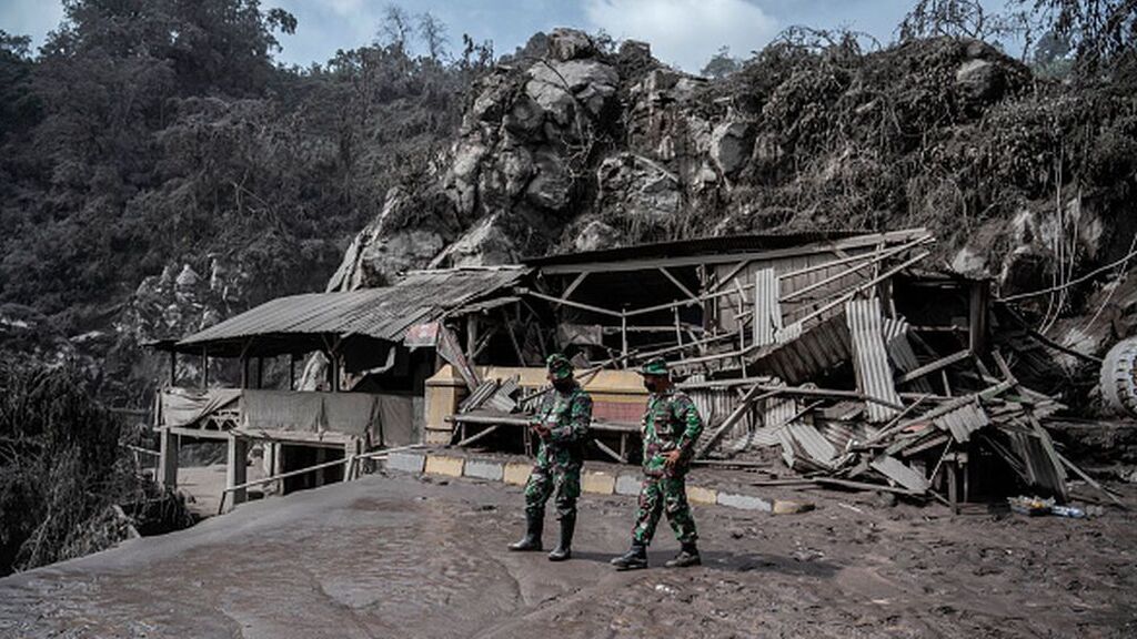 Erupción del volcán Semeru en Indonesia: aumentan a 13 los muertos