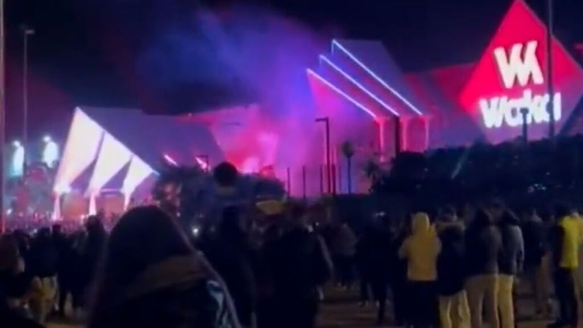 Jóvenes destrozan la discoteca Waka de Sabadell en señal de protesta contra las continuas agresiones Jóvenes destrozan la discoteca Waka de Sabadell en señal de protesta contra las continuas agresiones