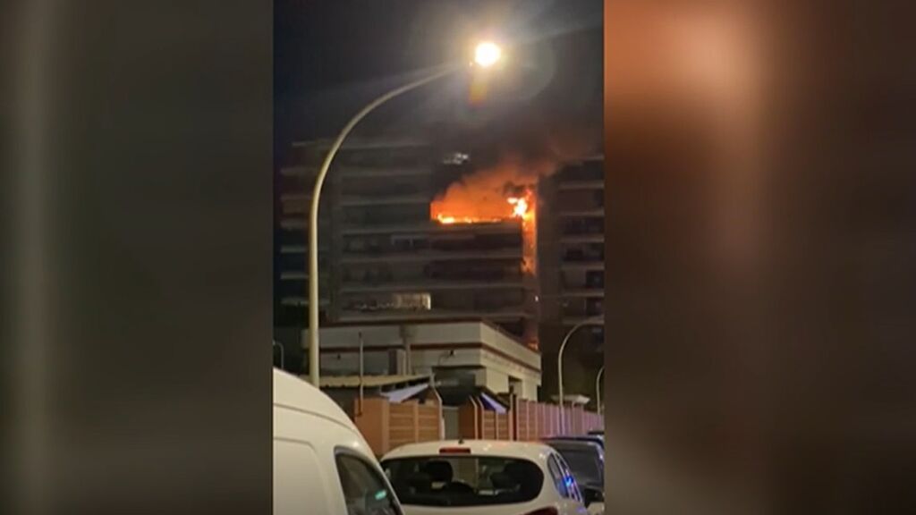 Muere un matrimonio de edad avanzada en un incendio en Vilassar de Mar que obliga a evacuar a 40 vecinos