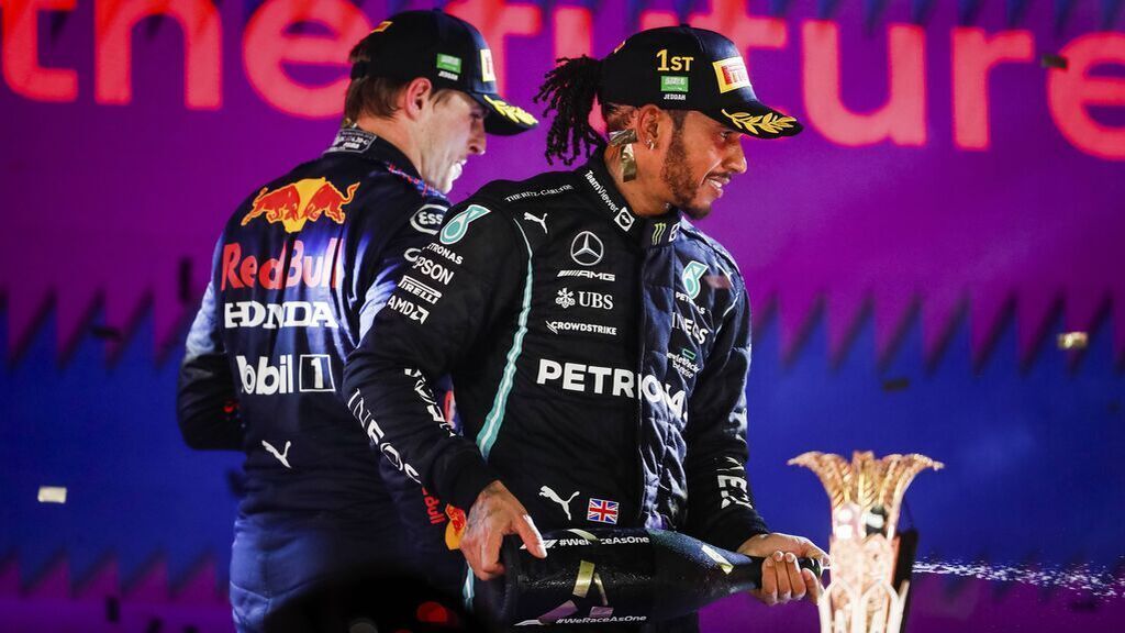 Lewis Hamilton y Max Verstappen, rivales hasta la última carrera.