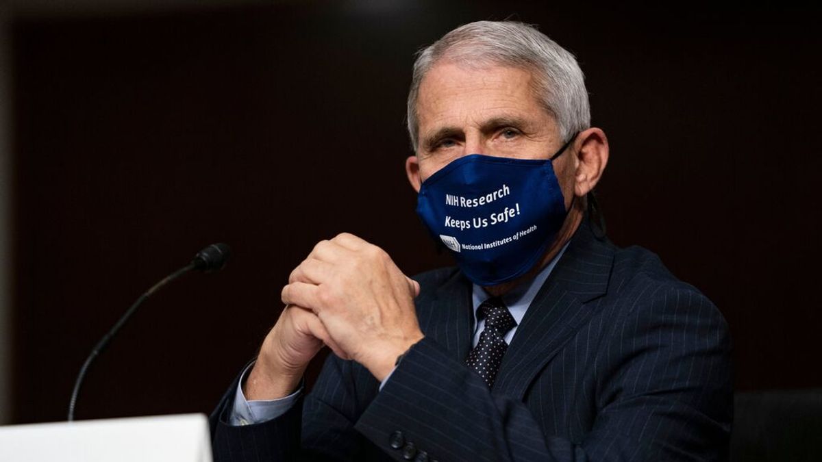 Fauci apunta que ómicron podría ser menos peligrosa que delta Fauci apunta que ómicron podría ser menos peligrosa que delta
