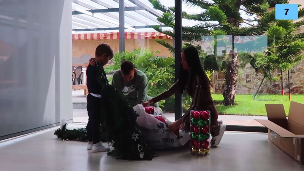 Aurah Ruiz y Jesé Rodríguez decoran su espectacular casa por Navidad (2/2)