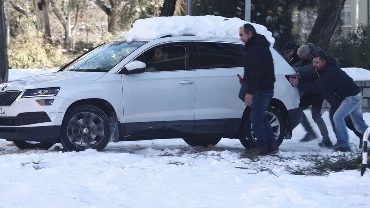 Cinco consejos para evitar problemas en la carretera con metereología adversa Cinco consejos para evitar problemas en la carretera con metereología adversa