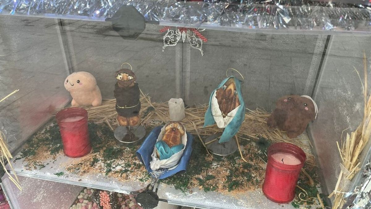 Abren diligencias por el "Belén erótico" de Sevilla denunciado por Vox y Abogados Cristianos Abren diligencias por el "Belén erótico" de Sevilla denunciado por Vox y Abogados Cristianos