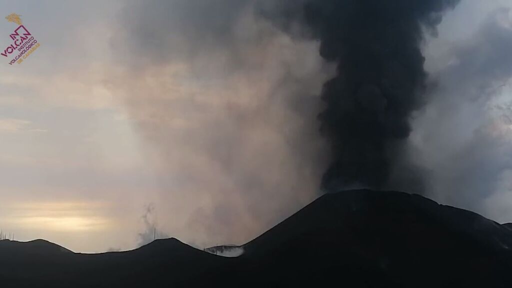 La erupción del volcán de La Palma, vista desde Cabeza de Vaca