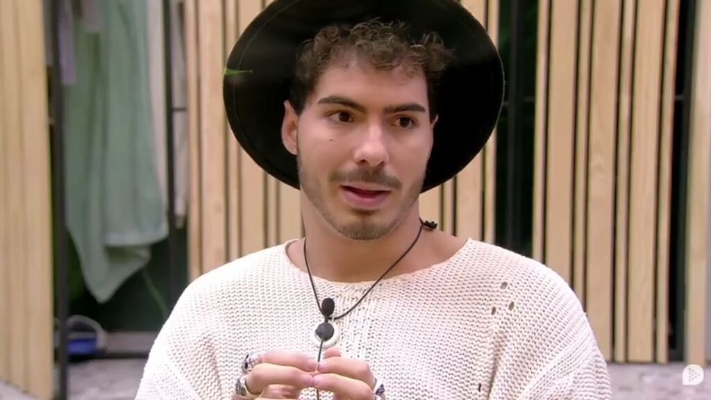 Captura de pantalla 2021-12-07 a las 22.57.48