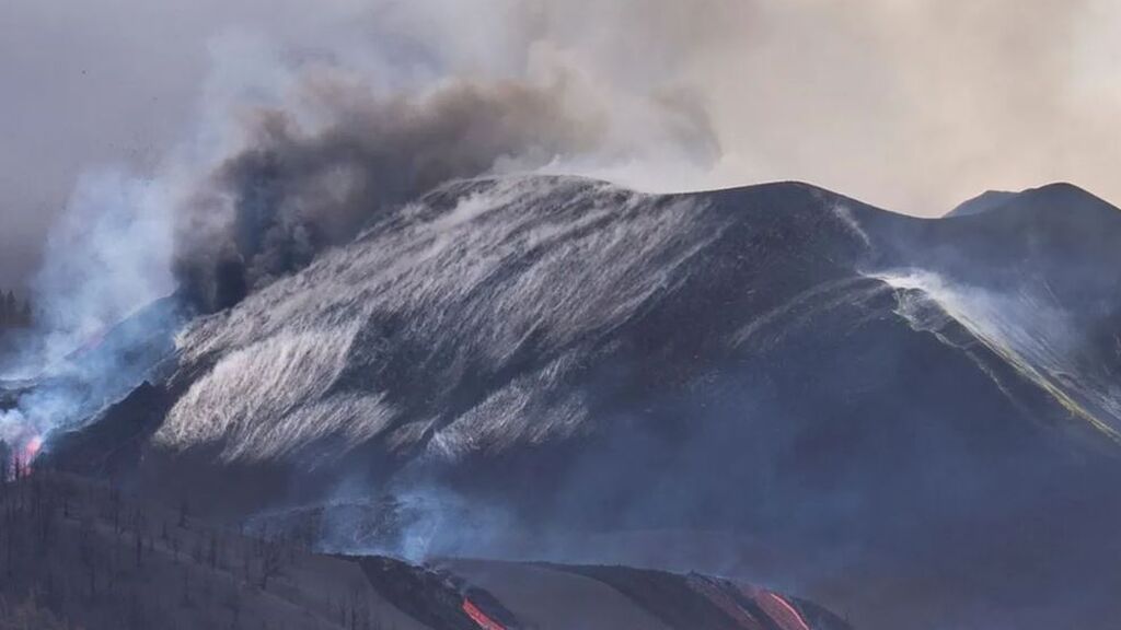 La grieta del cono secundario del volcán