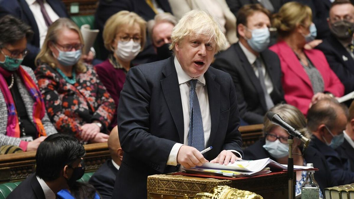 Reino Unido vuelve al teletrabajo y refuerza el uso de mascarillas y 'pasaporte covid' ante el repunte de contagios