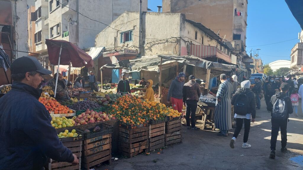 Perspectiva de una de las calles comerciales de Bousbir (Casablanca). Antonio Navarro Amuedo.