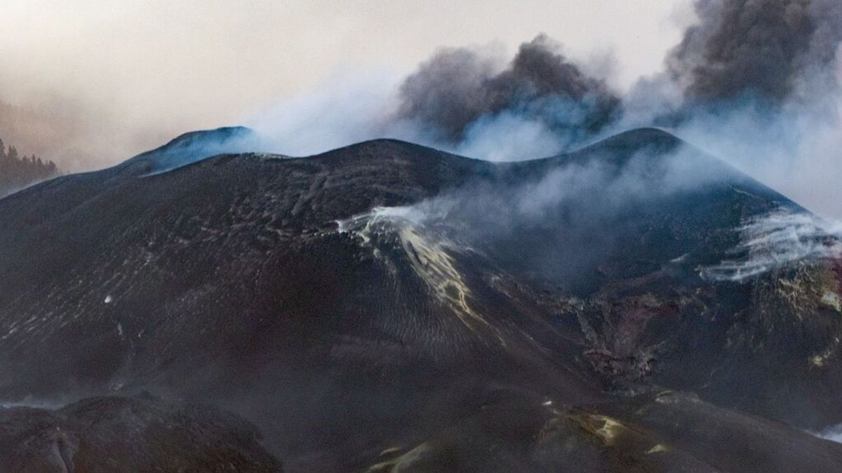 El volcán de La Palma muestra signos de debilidad y rebaja su actividad