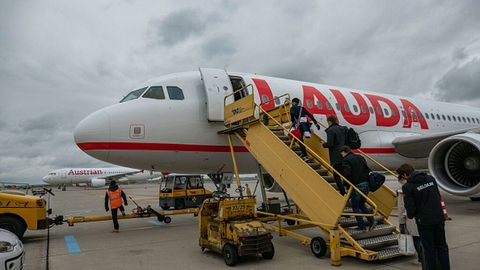 condena en España a aerolínea por cobrar el equipaje mano en cabina