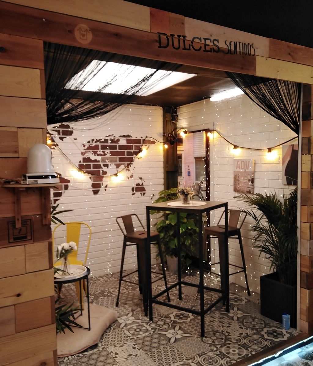 Descubre todos los rincones de 'First dates café' en fotos