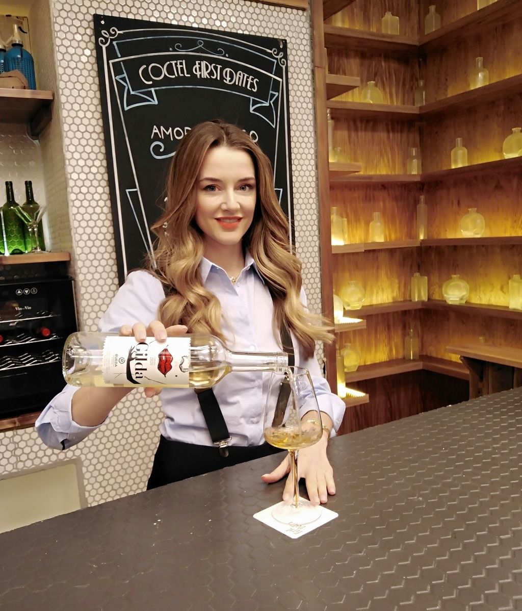 Descubre todos los rincones de 'First dates café' en fotos