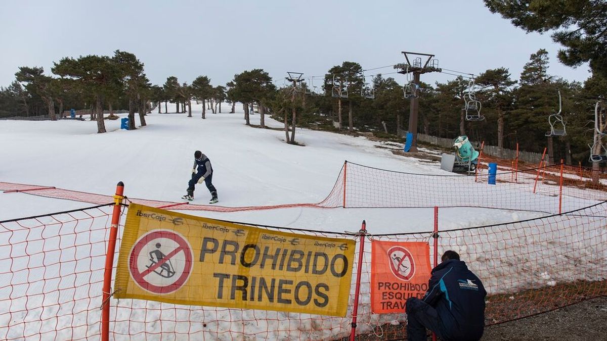 Castilla y León permite que el esquí siga en la estación de Navacerrada