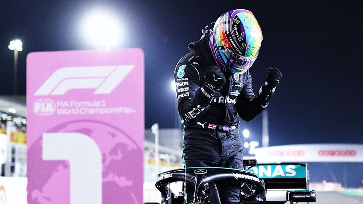 El 'otro' premio de Lewis Hamilton si gana el Mundial: se embolsará un bonus de cuatro millones El 'otro' premio de Lewis Hamilton si gana el Mundial: se embolsará un bonus de cuatro millones