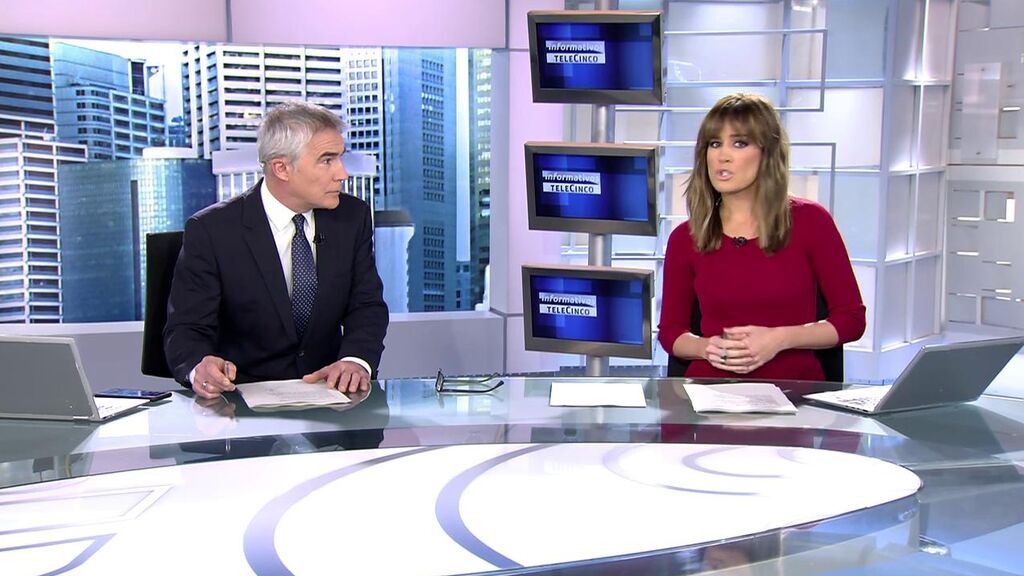 Con David Cantero e Isabel Jiménez Informativos Telecinco 2021 Mediodía 10/12/2021