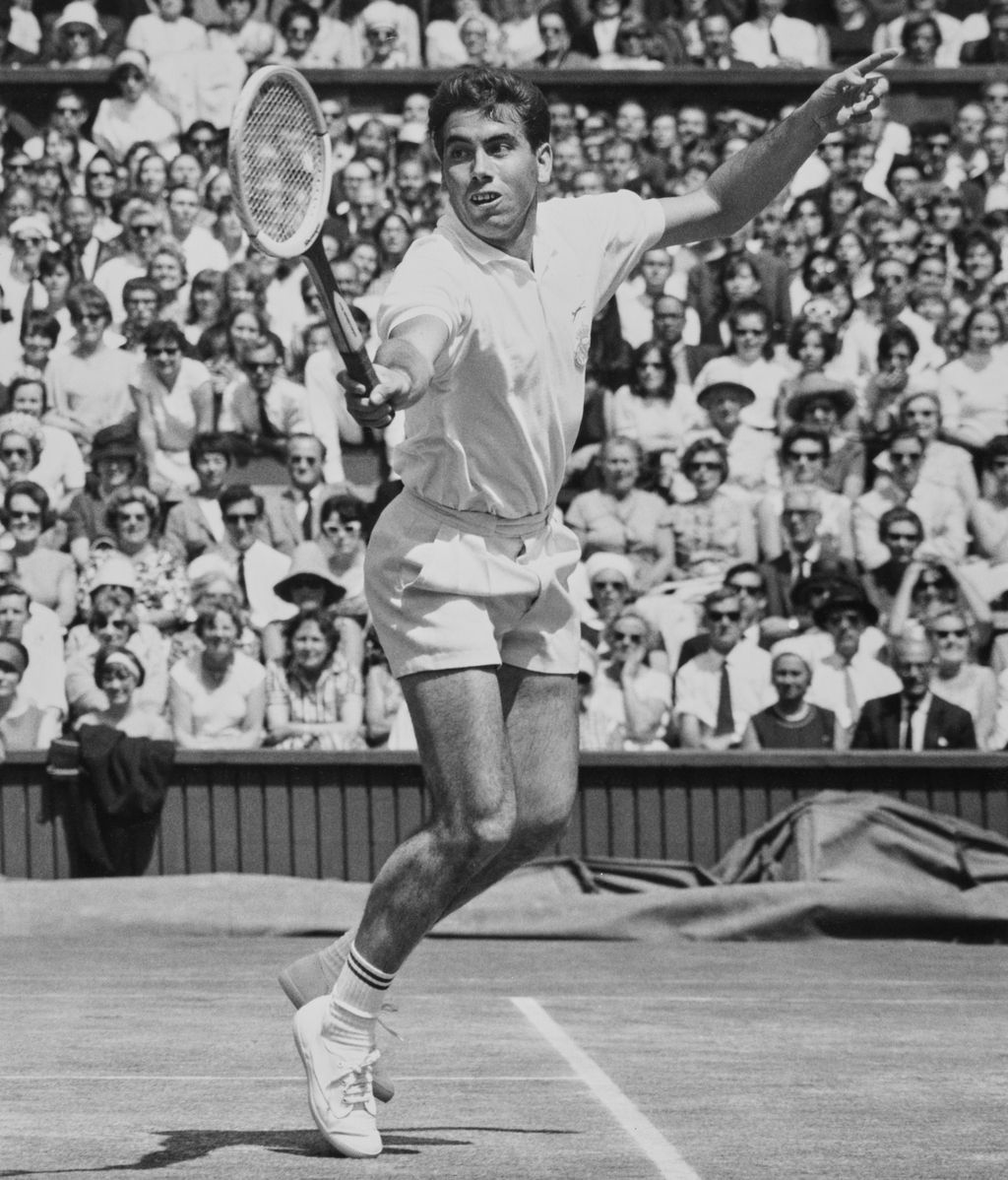 Manolo Santana, su vida y su carrera en imágenes