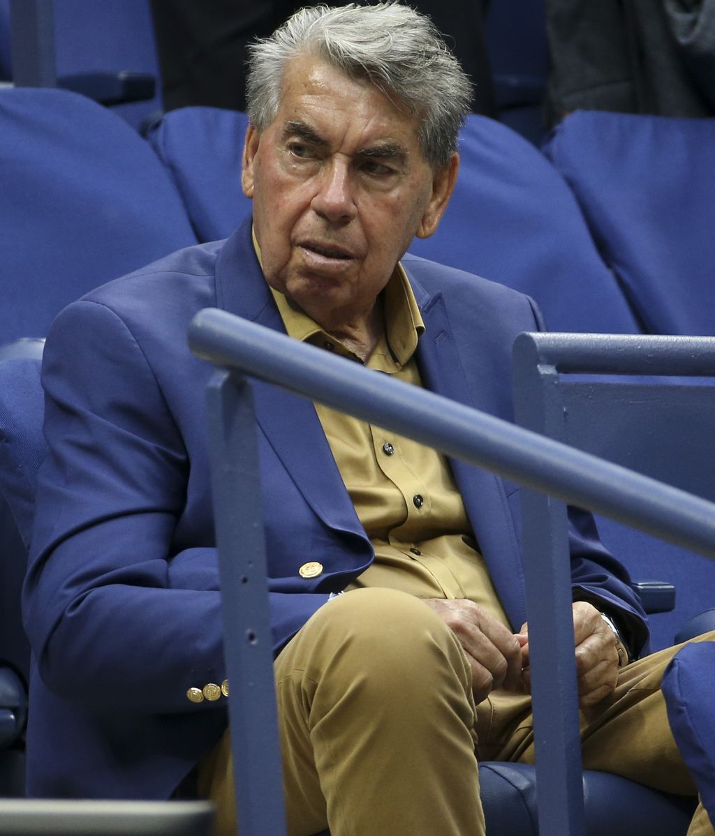 Manolo Santana, su vida y su carrera en imágenes