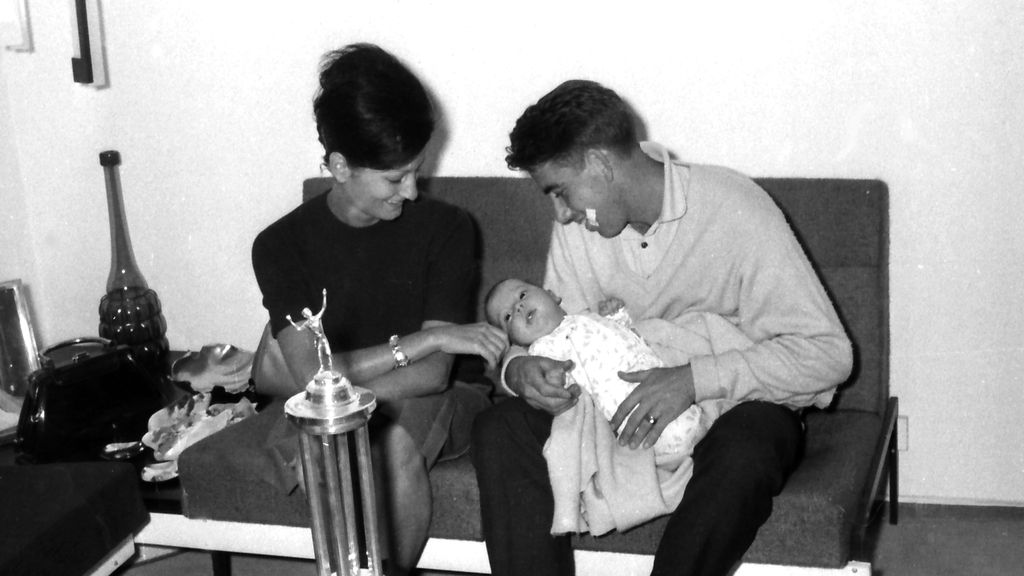 Manolo Santana, su vida y su carrera en imágenes