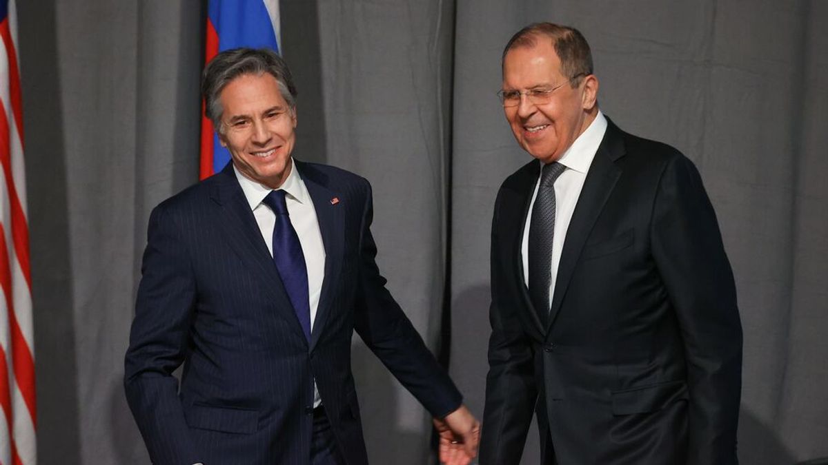 EE.UU. y Reino Unido avisan a Rusia de "graves consecuencias" si protagoniza una incursión en Ucrania EE.UU. y Reino Unido avisan a Rusia de "graves consecuencias" si protagoniza una incursión en Ucrania