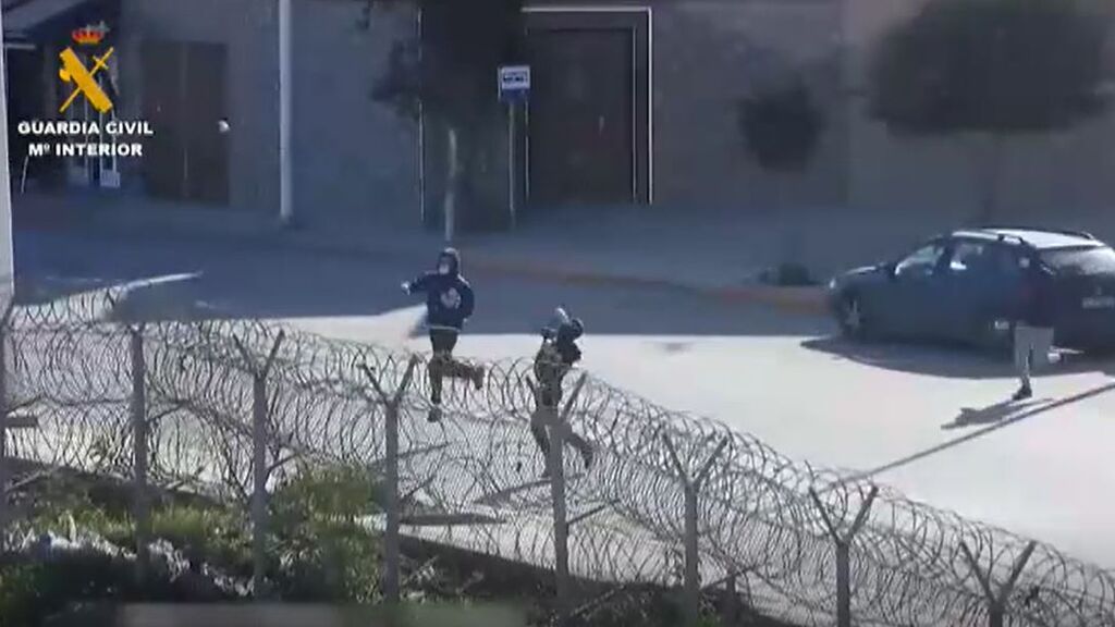 Seis detenidos por lanzar paquetes de droga por encima del vallado de Melilla
