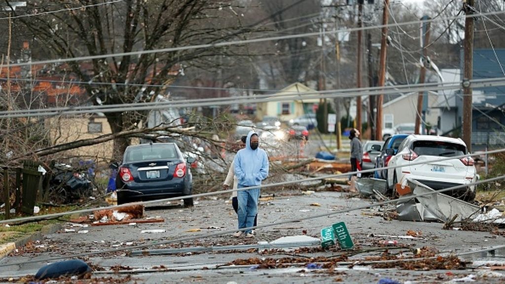 Las devastadoras imágenes que deja la ola de tornados en Estados Unidos
