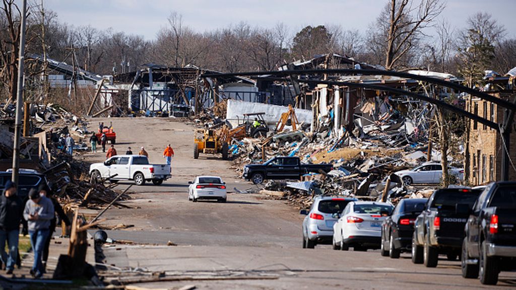 Las devastadoras imágenes que deja la ola de tornados en Estados Unidos