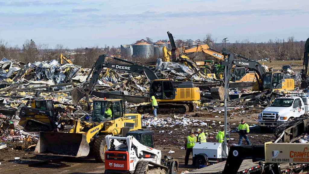 Las devastadoras imágenes que deja la ola de tornados en Estados Unidos